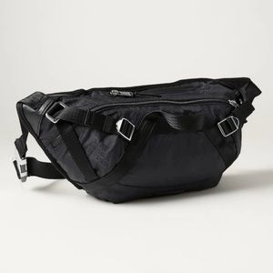 Athleta excursions crossbody bag